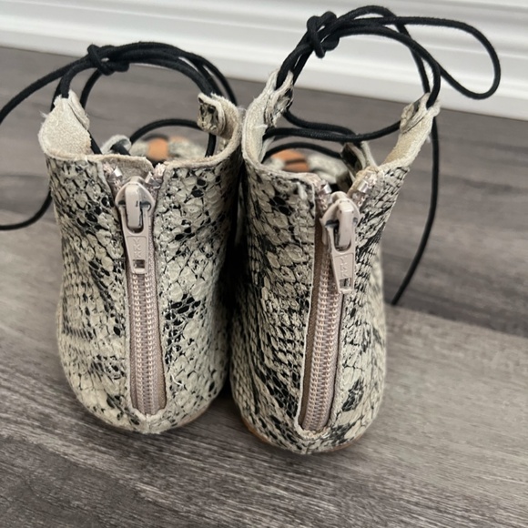 Matisse Farrel Lace Up Snake-Skin Flat - Picture 3 of 5